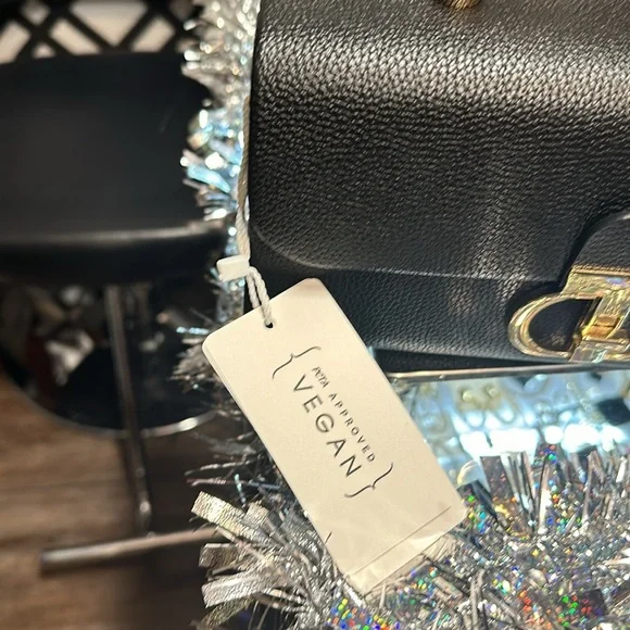 Black handbag with gold hardware and long strap and wallet - Picture 7 of 9